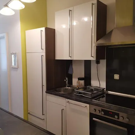 Mit Viel Platz * ליזן