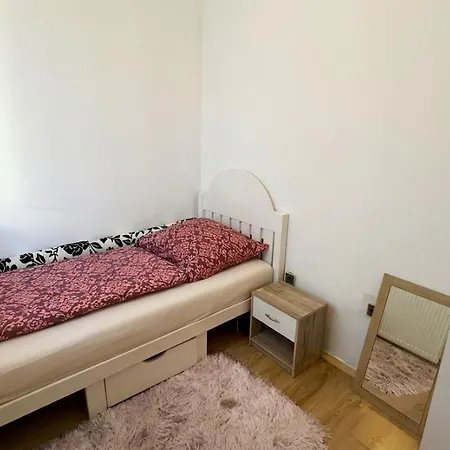 Mit Viel Platz شقة